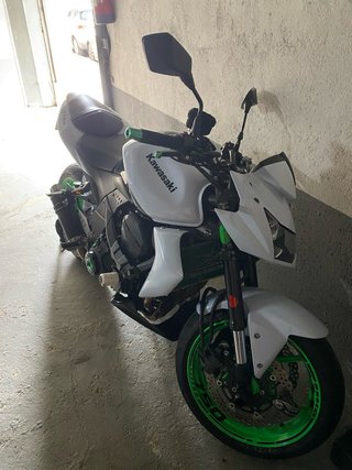 Kawasaki Z750 Blanca y Verde