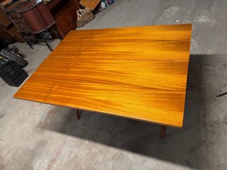 Mesa de Comedor Plegable de Madera