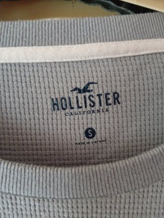 Camiseta Hollister Gris Manga Larga