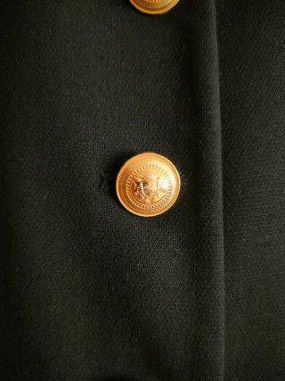 Chaqueta estilo Militar Zara Azul Marino y Dorado.