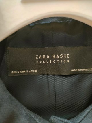 Chaqueta estilo Militar Zara Azul Marino y Dorado.