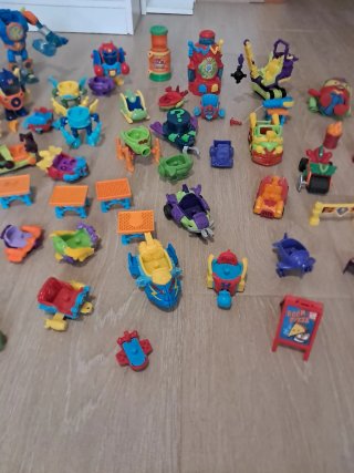 Vehiculos/robots/accesorios Superzings/Superthings