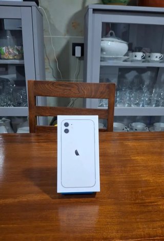 Caja iPhone 11 Blanco