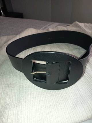 Cinturón Negro Zara con Hebilla Grande