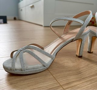 Sandalias de Tacón Plateadas Talla 40