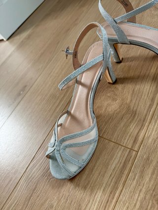 Sandalias de Tacón Plateadas Talla 40