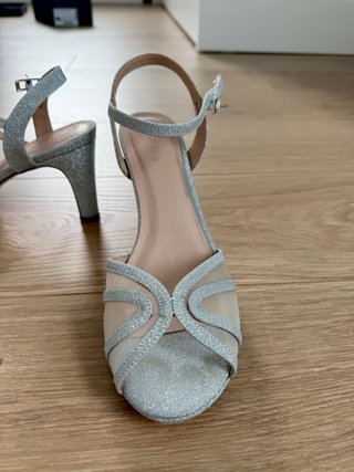 Sandalias de Tacón Plateadas Talla 40