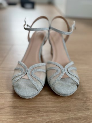 Sandalias de Tacón Plateadas Talla 40