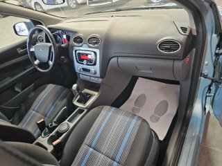 Ford Focus resstreno 1.6 gasolina,solo 31.000km