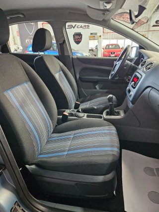 Ford Focus resstreno 1.6 gasolina,solo 31.000km