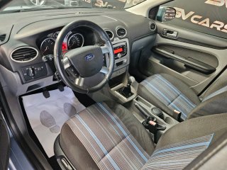 Ford Focus resstreno 1.6 gasolina,solo 31.000km