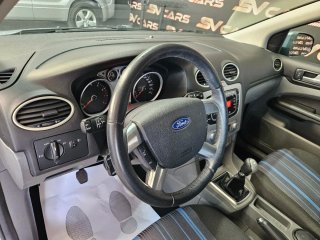 Ford Focus resstreno 1.6 gasolina,solo 31.000km
