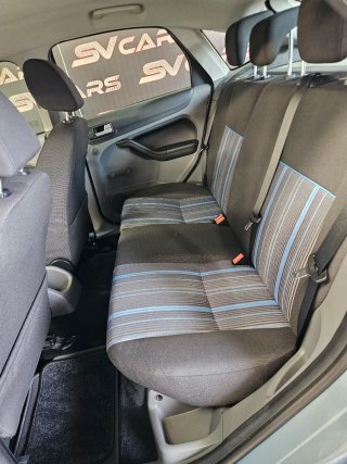 Ford Focus resstreno 1.6 gasolina,solo 31.000km