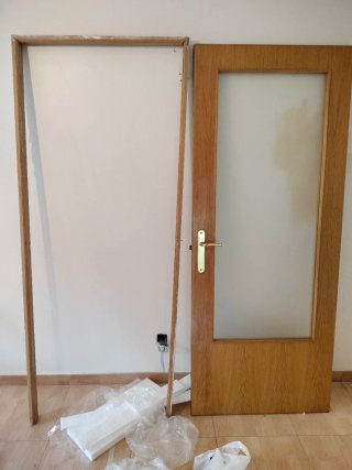 Puerta madera con cristal