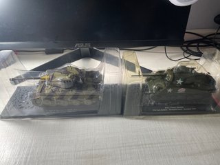 Confezione 2 Carri Armati 1:43 Tiger I e Sherman