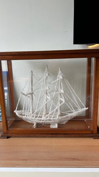 Maqueta de Barco de Sal en Vitrina