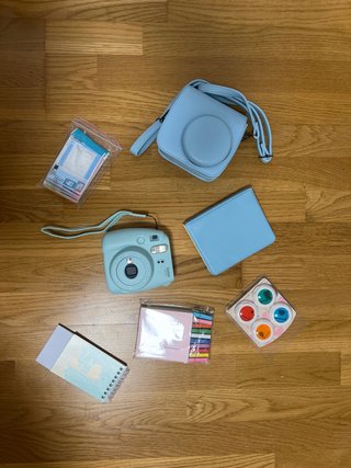 Cámara Instax Mini 9 Azul con Funda y Accesorios