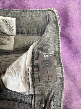 Pantalones vaqueros grises acampanados