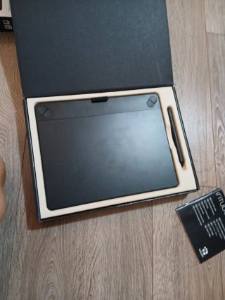 Wacom Intuos Art Creative Pen & Touch Tablet