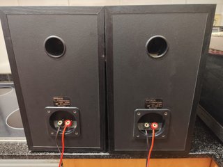Altavoces de estantería NAD 8225