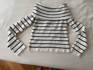 Top de rayas con cuello barco