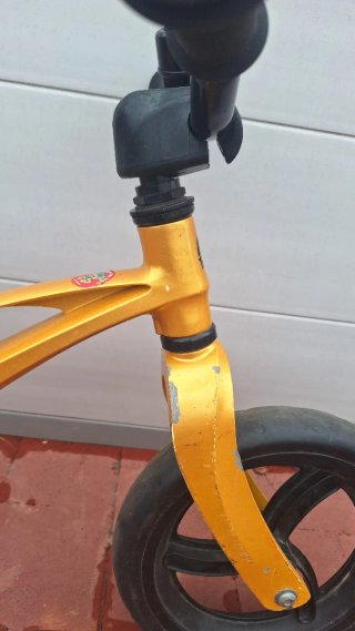 Bicicleta de equilibrio Lionelo dorada