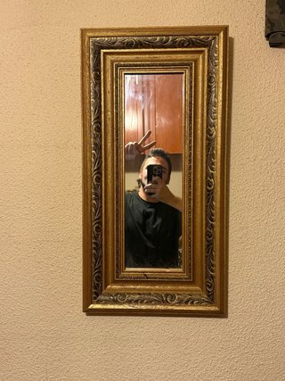 Espejo con Marco Decorado en Oro Vintage