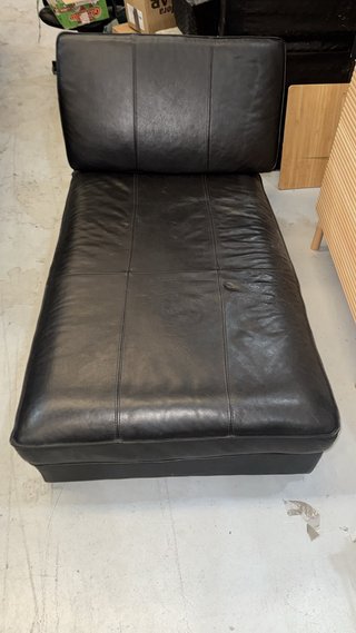 Sofá KIVIK Ikea de Cuero Negro