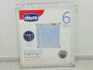 Barrera de seguridad Chicco Nightlight 6m+