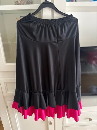 Falda Flamenca Negra con Volante Rojo Talla 12