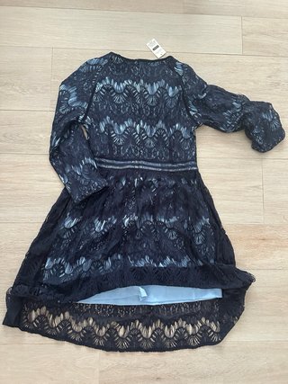 Vestido corto de encaje azul Sisters Point