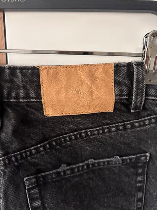Pantalón corto vaquero negro Zara Largo40