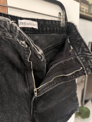 Pantalón corto vaquero negro Zara Largo40