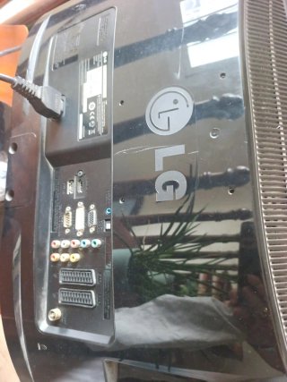 Televisor LG Negro Pequeño