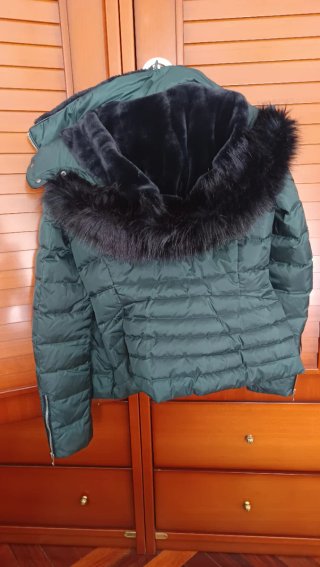 Cazadora plumas color verde Talla S Zara