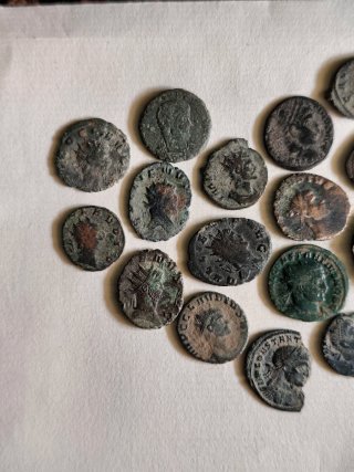 Lotto di 20 antiche monete romane