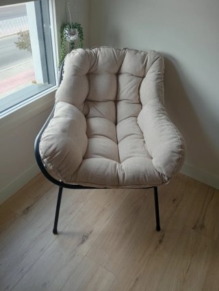 Sillón beige y negro