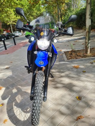 Yamaha XT660R Enduro Azul y Negra