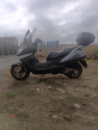 Aprilia Arrecife 125cc Maxi Scooter Gris