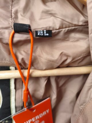 Plumas Superdry Beige