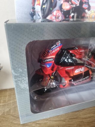 Ducati Desmosedici GP25 Marc Márquez 1:12