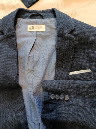 Traje de niño azul, talla 8-9