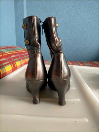 Botines de tacón color bronce