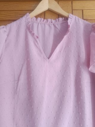 Camisa rosa volantes