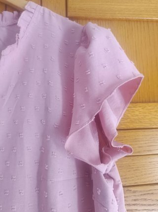 Camisa rosa volantes