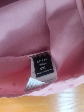 Camisa rosa volantes