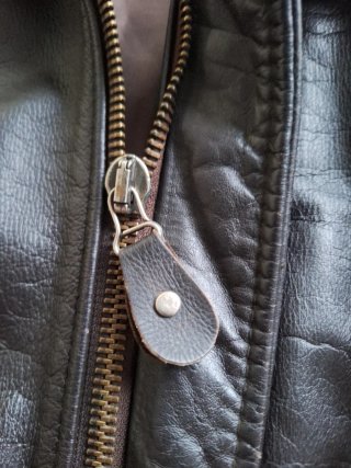 Chaqueta de cuero marrón