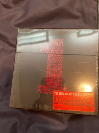 Elvis UK #1s Singles Box Set