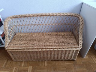 Sillón/baul de mimbre