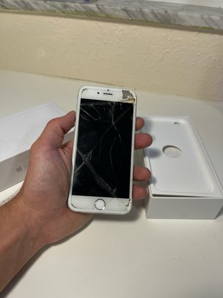 iPhone 6 plateado con caja original – Para reparar